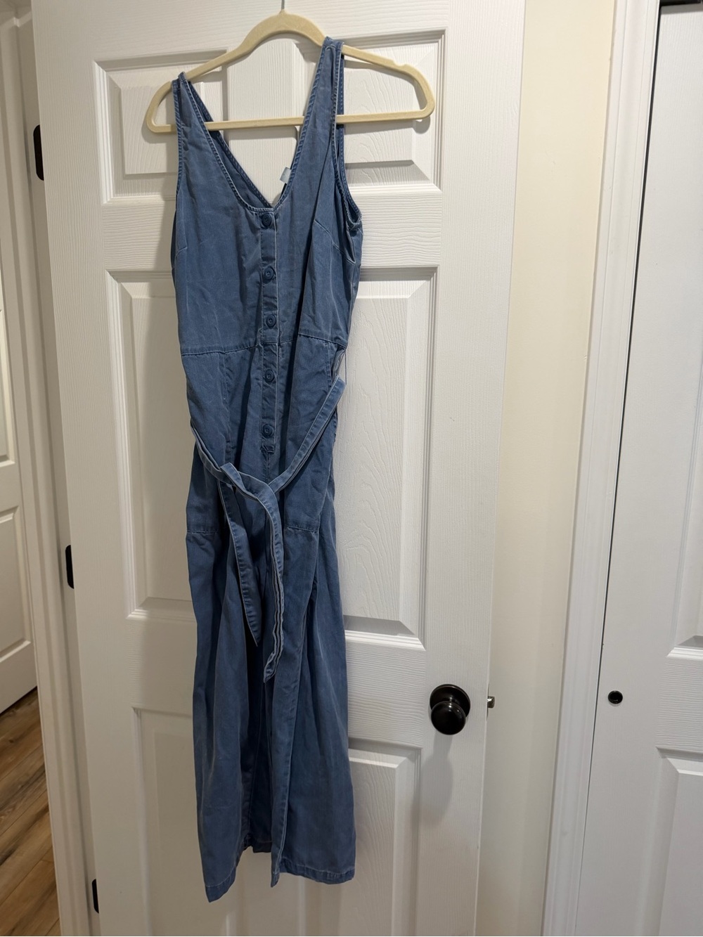 Sleeveless Wide-Leg Blue bohemian Denim Jumpsuit with Tie Waist - Picture 4 of 14